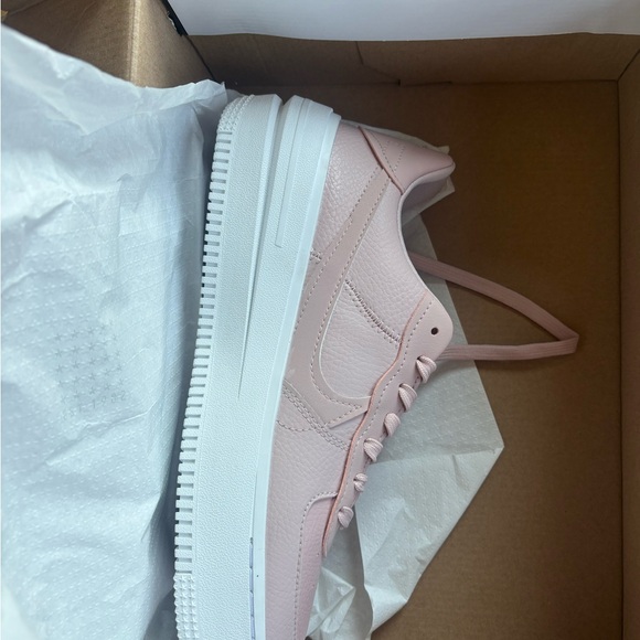 New women’s Baby Pink Nike Air Force 1 platform sneakers Size 9 - Picture 7 of 10